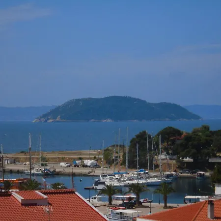 Sea View Apartment Néos Marmarás
